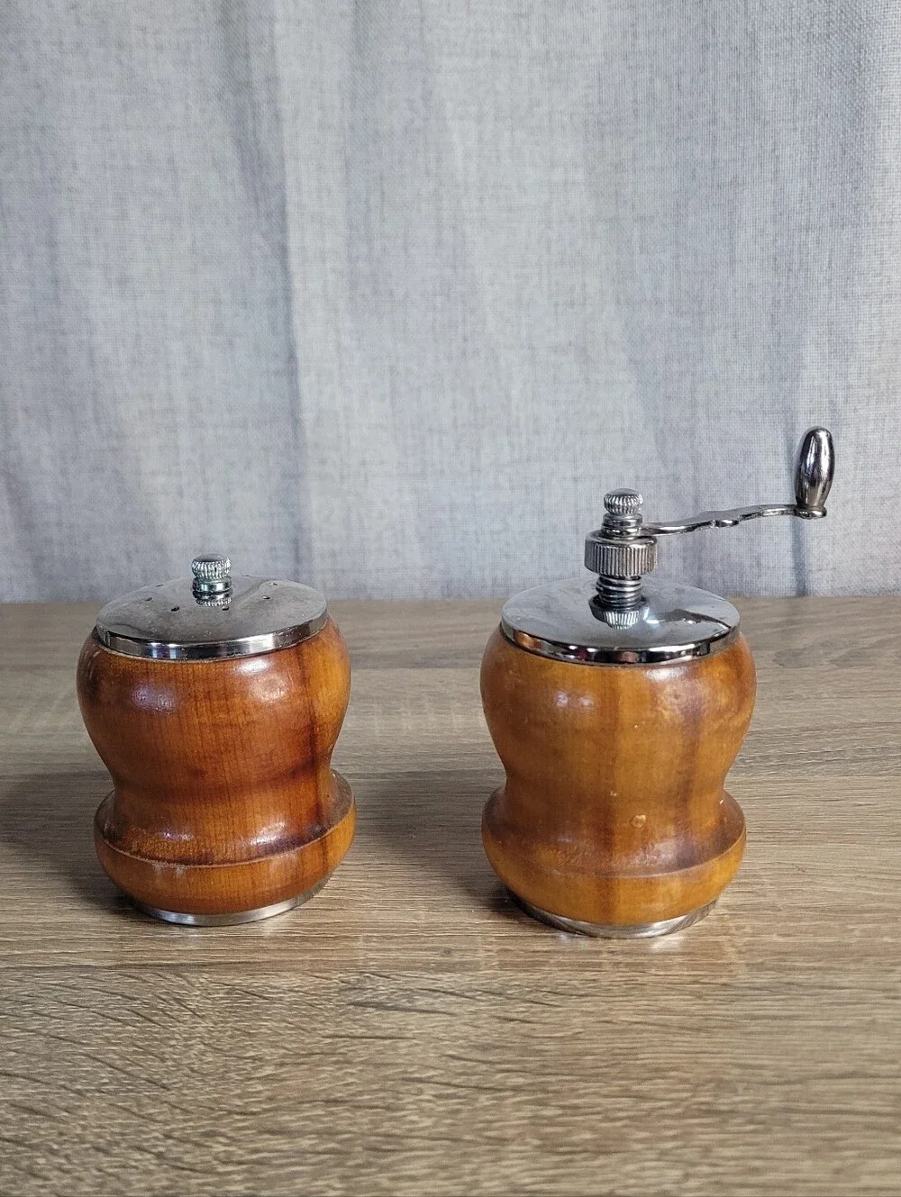 Wooden Salt and Pepper Mill Set with Chrome Tops - Brown MCM Vintage